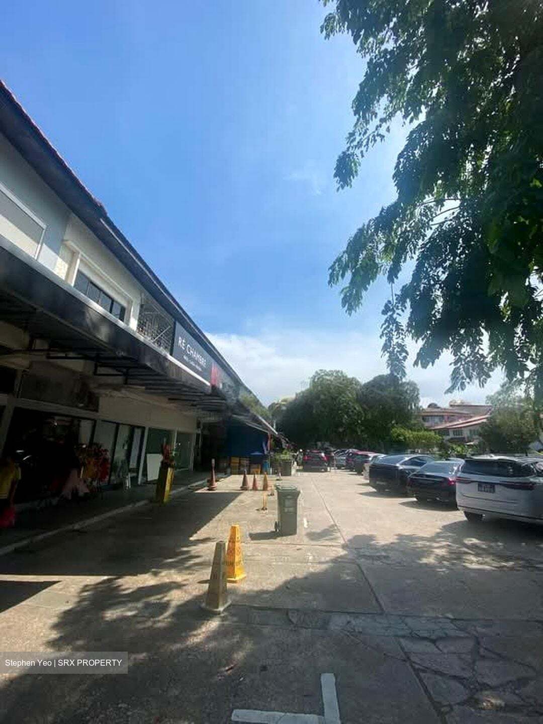 Jalan Tua Kong (D15), Retail #637194181